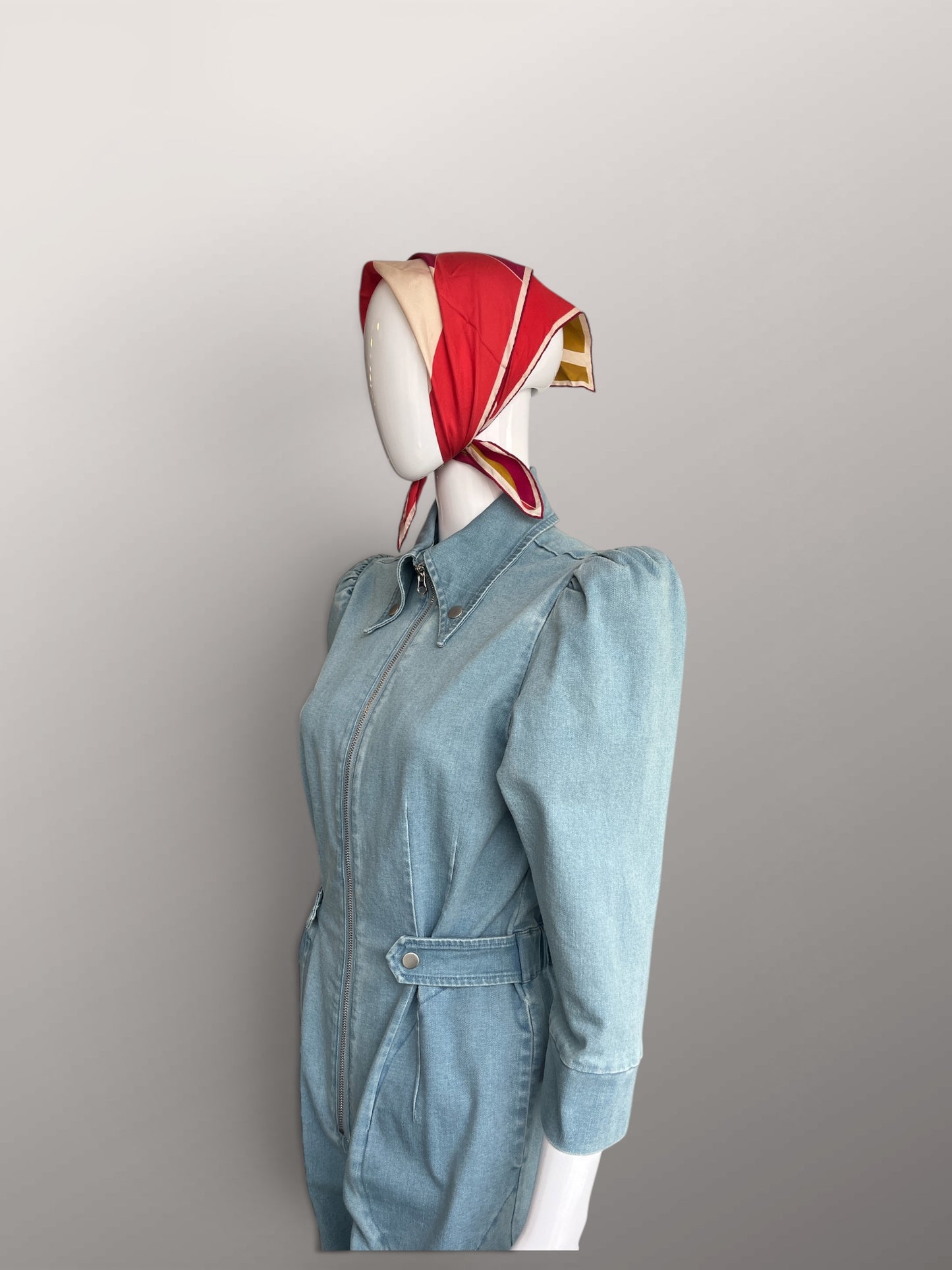 THE MINTER in washed denim